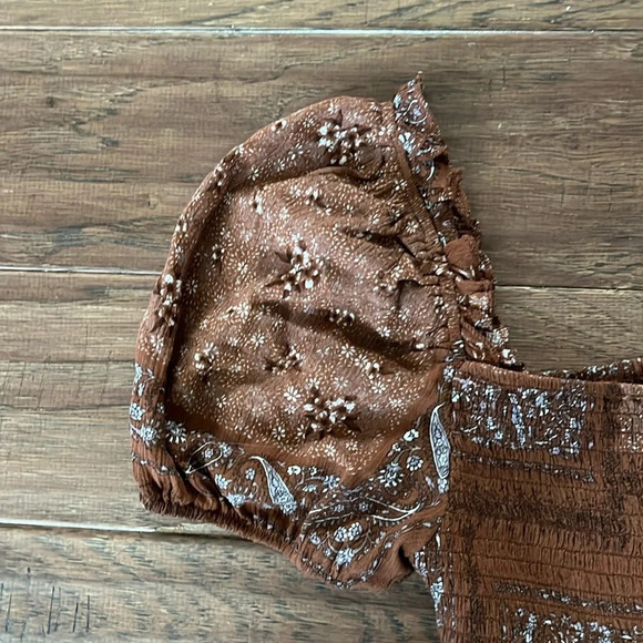 Altar’d States Smocked Crop Top Size L - Picture 5 of 6